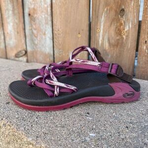 Chaco Women's Zong X Ecotread Sandals Burgundy Purple Black Straps Size 5